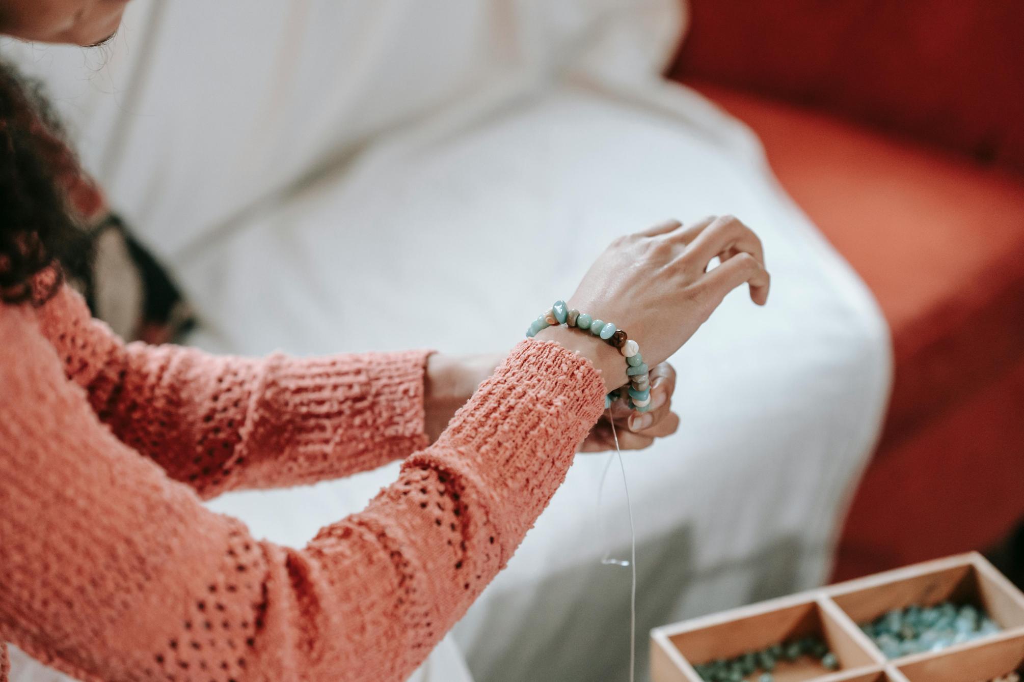 How to Tie a Knot on a Bead Bracelet